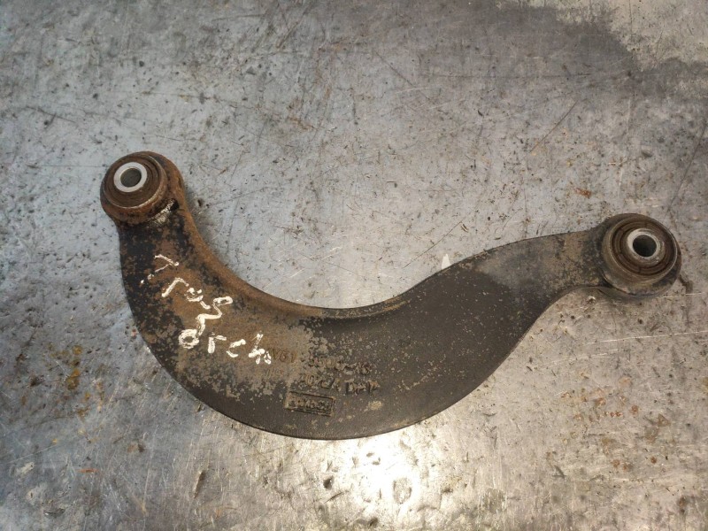 Recambio de brazo suspension superior trasero derecho para ford focus lim. (cb8) titanium referencia OEM IAM AV615500AB  