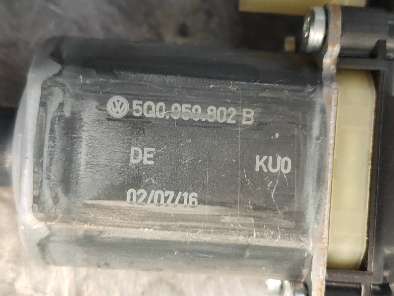 Recambio de elevalunas delantero derecho para seat leon sc (5f5) fr advanced referencia OEM IAM 0130822716 E850202100 5Q0950802B