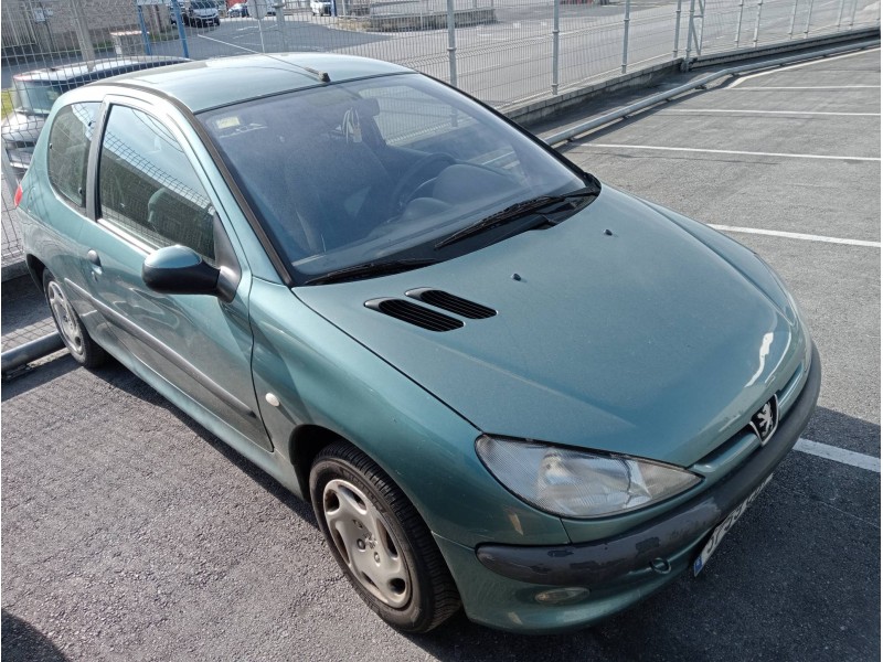 peugeot 206 berlina del año 2002