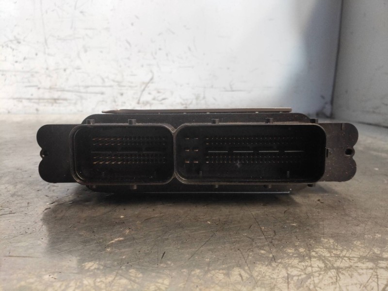 Recambio de centralita motor uce para seat leon sc (5f5) fr advanced referencia OEM IAM 0261S12608 04E907309BJ 