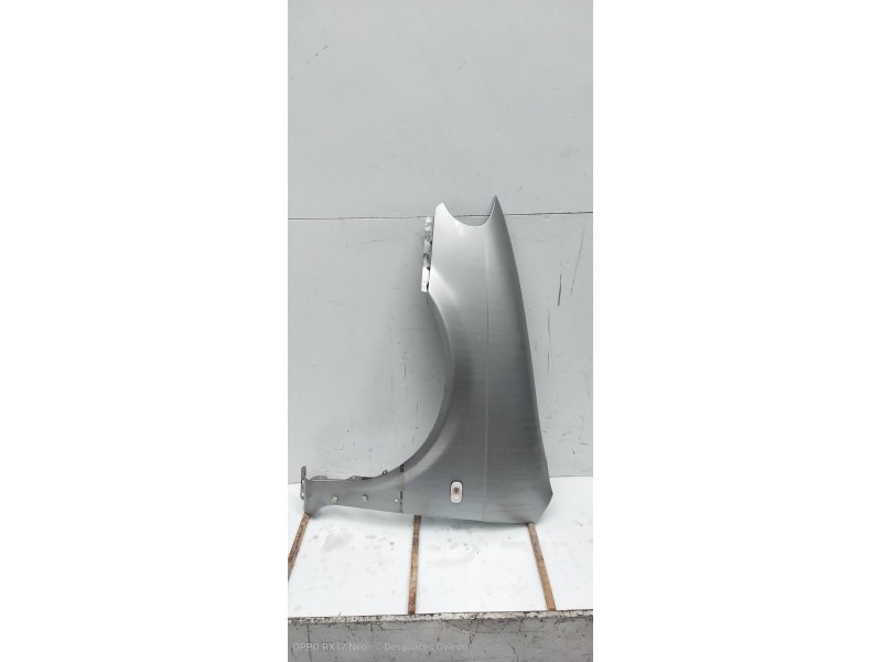 Recambio de aleta delantera izquierda para kia carnival ii 2.9 cdri ex referencia OEM IAM   