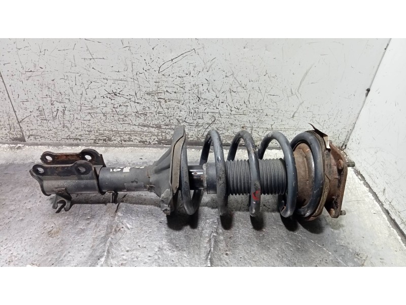 Recambio de amortiguador delantero izquierdo para kia carnival ii 2.9 cdri ex referencia OEM IAM   