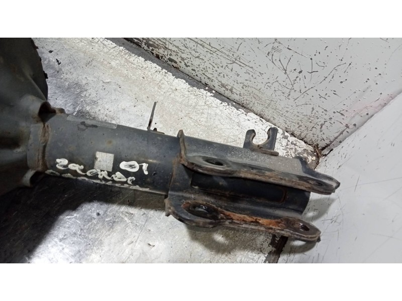 Recambio de amortiguador delantero izquierdo para kia carnival ii 2.9 cdri ex referencia OEM IAM   