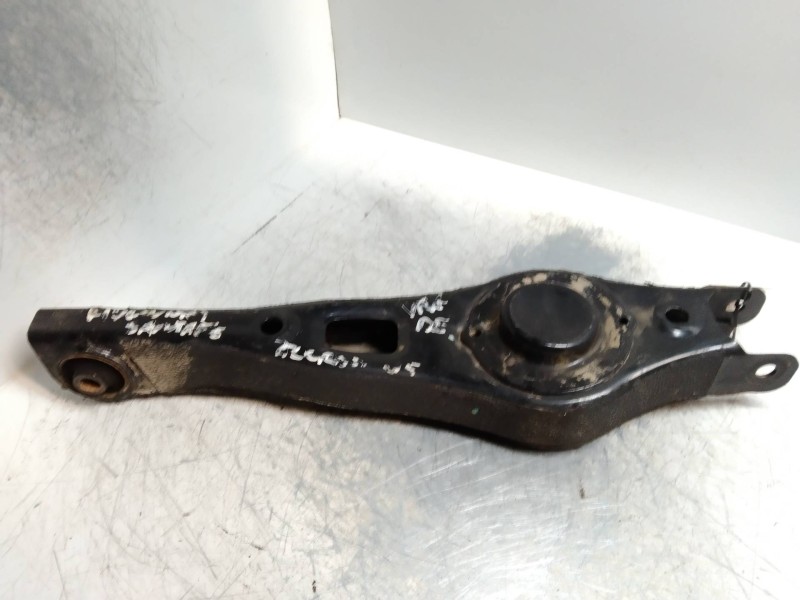 Recambio de brazo suspension inferior trasero derecho para hyundai santa fe (sm) referencia OEM IAM   