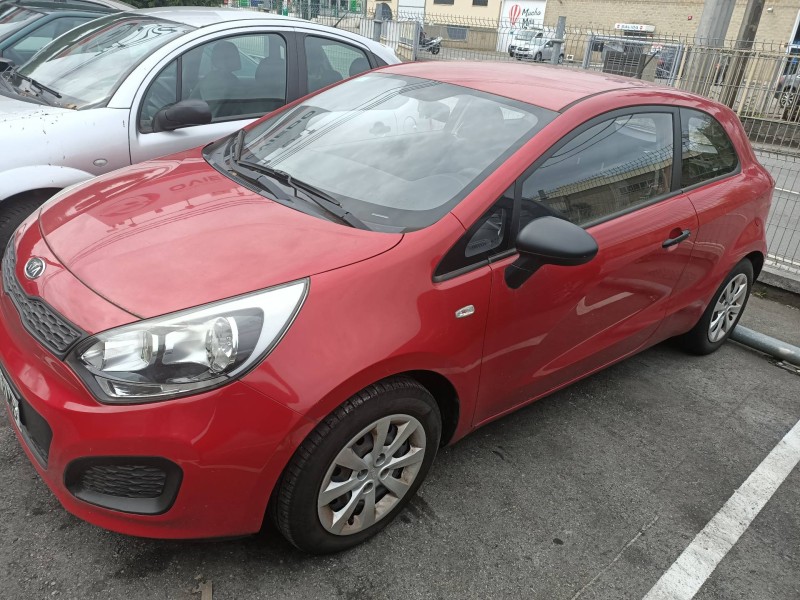 kia rio del año 2012