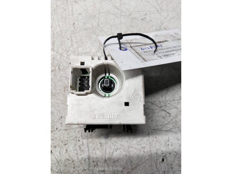Recambio de pantalla multifuncion para renault megane i fase 2 classic (la..) 1.4 16v rt referencia OEM IAM 7700421037  