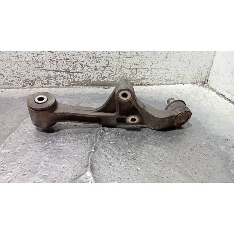 Recambio de brazo suspension inferior delantero izquierdo para kia carnival ii 2.9 cdri ex referencia OEM IAM   