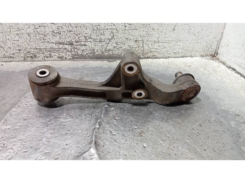 Recambio de brazo suspension inferior delantero izquierdo para kia carnival ii 2.9 cdri ex referencia OEM IAM   