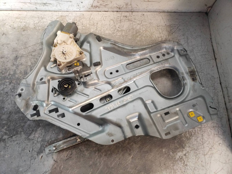 Recambio de elevalunas trasero derecho para kia magentis active referencia OEM IAM 834802G040  5P