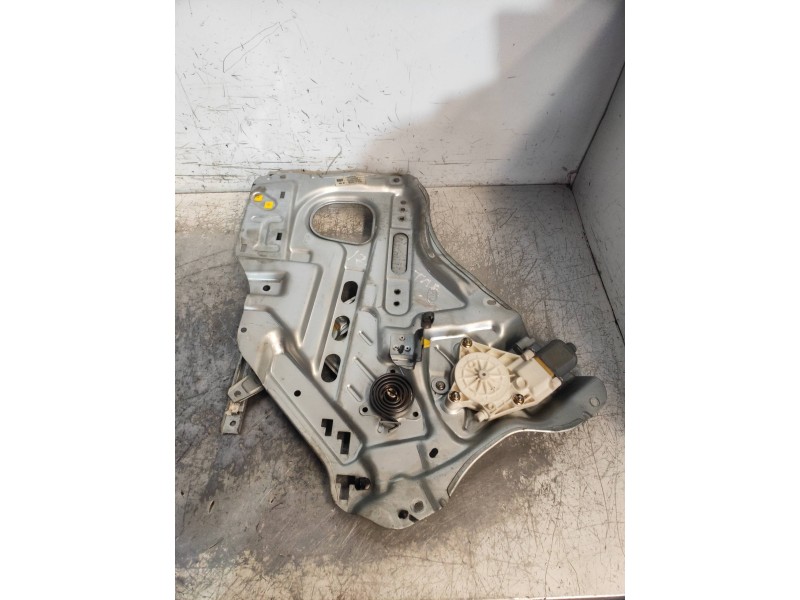 Recambio de elevalunas trasero izquierdo para kia magentis active referencia OEM IAM 834702G040 6C20A0252 5P