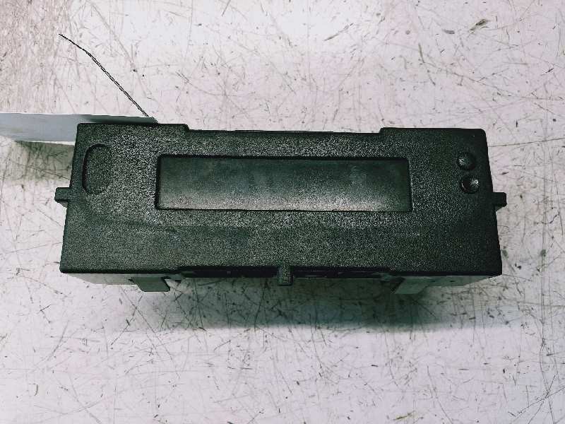 Recambio de pantalla multifuncion para renault clio iii confort dynamique referencia OEM IAM 8200307273C 216759916 