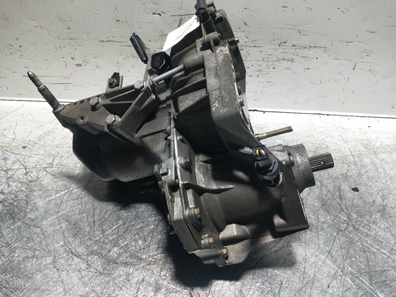 Recambio de caja cambios para renault clio ii symbol 1.4 referencia OEM IAM JB1185 S039823 
