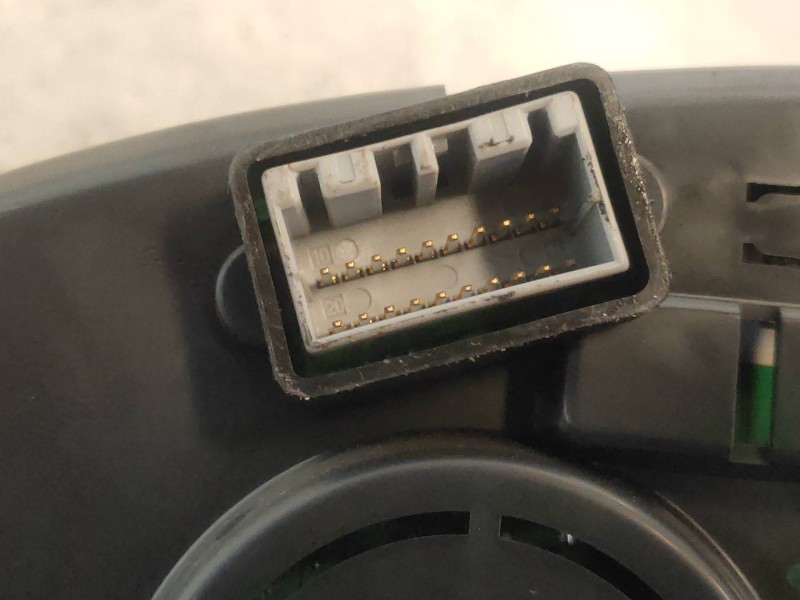 Recambio de cuadro instrumentos para kia magentis active referencia OEM IAM 40132G14  