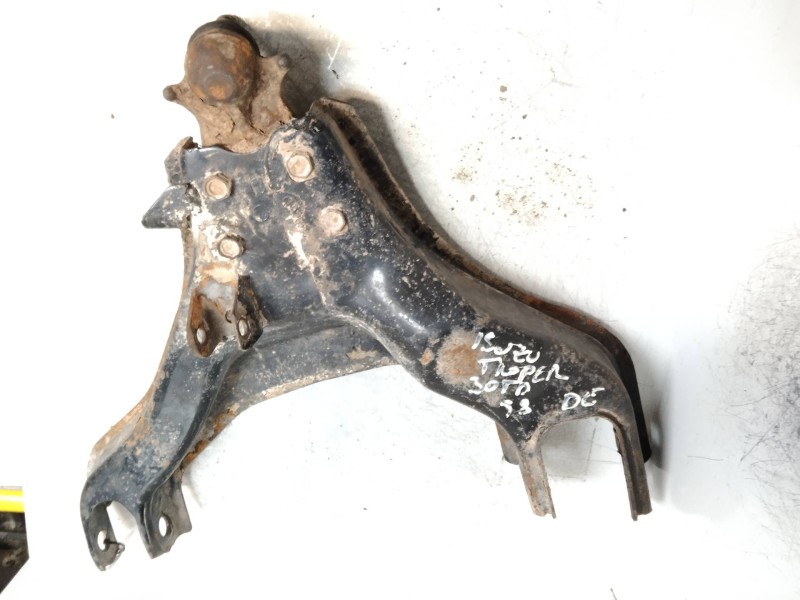 Recambio de brazo suspension inferior delantero derecho para isuzu trooper 3.0 dti cat referencia OEM IAM   