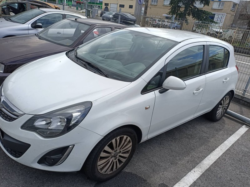 opel corsa d del año 2014