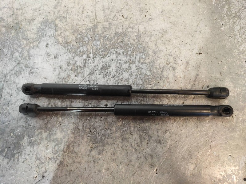 Recambio de amortiguadores maletero / porton para kia magentis active referencia OEM IAM 811612G000  