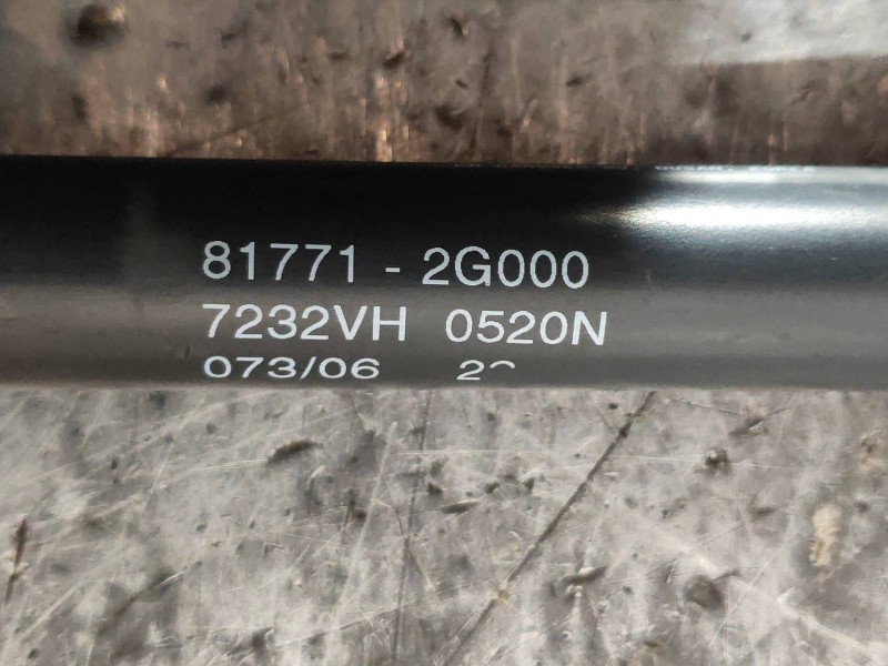 Recambio de amortiguadores maletero / porton para kia magentis active referencia OEM IAM 811612G000  