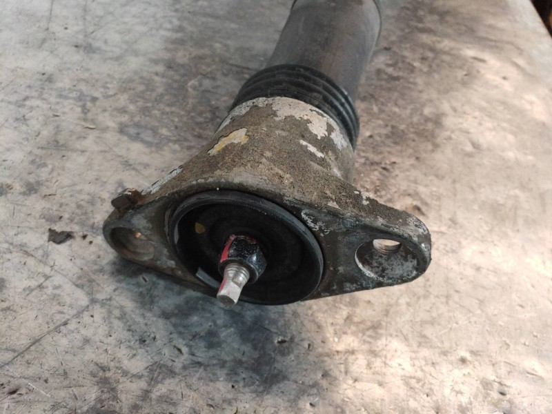 Recambio de amortiguador trasero izquierdo para kia magentis active referencia OEM IAM 553112G100  