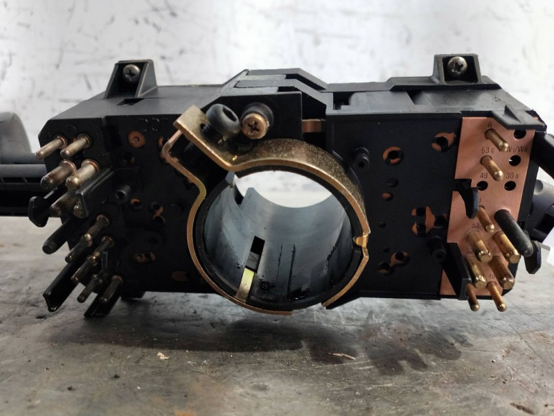 Recambio de mando luces para audi 80 2.3 referencia OEM IAM 443953513L  