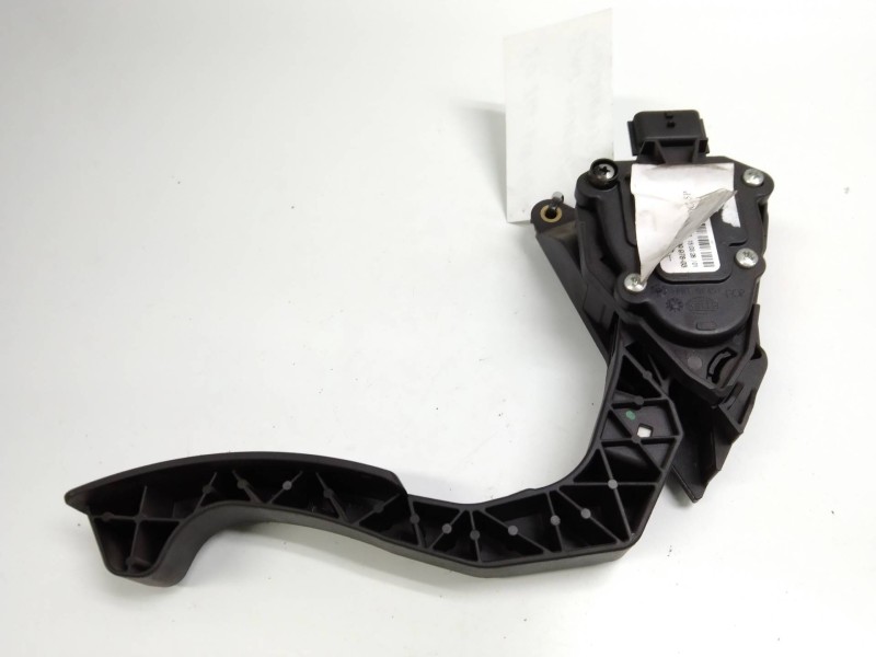 Recambio de potenciometro pedal para dacia sandero 0.9 tce cat referencia OEM IAM 6PV00997803 180022703R 