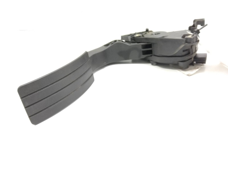 Recambio de potenciometro pedal para dacia sandero 0.9 tce cat referencia OEM IAM 6PV00997803 180022703R 