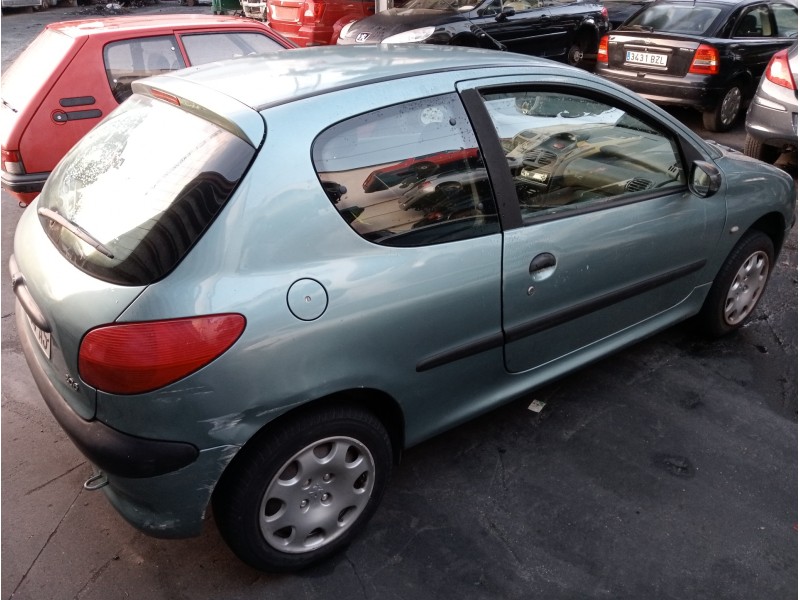 peugeot 206 berlina del año 2000