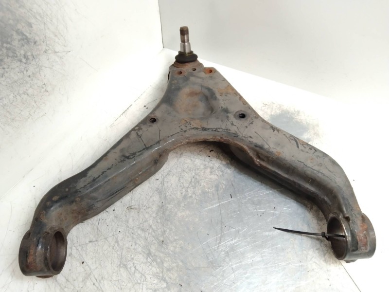 Recambio de brazo suspension inferior delantero izquierdo para iveco daily caja cerrada (2006 =>) referencia OEM IAM   