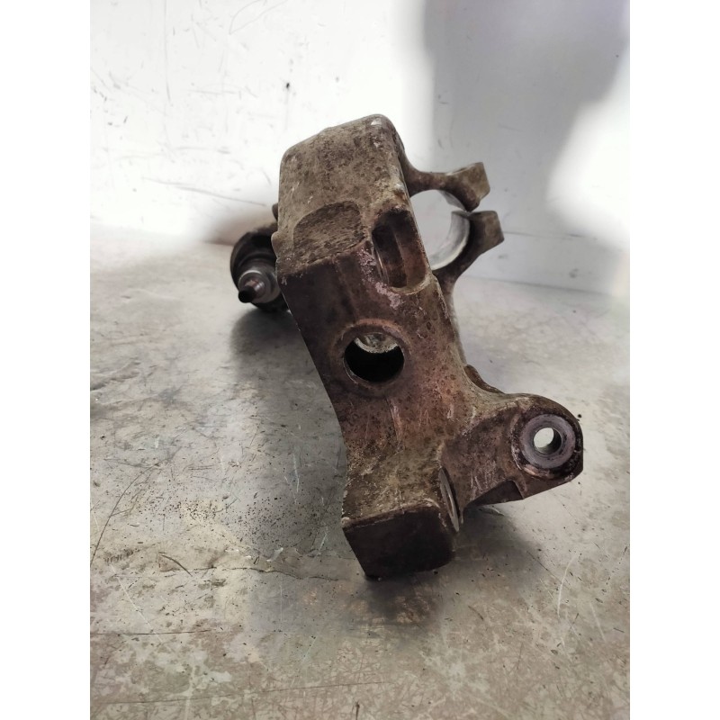 Recambio de soporte brazo suspension delantero izquierdo para renault megane iii coupe renault sport referencia OEM IAM 28A57506