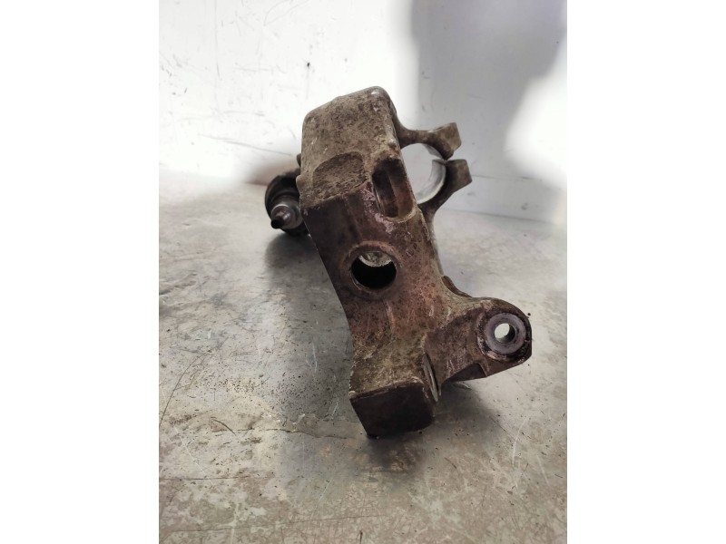 Recambio de soporte brazo suspension delantero izquierdo para renault megane iii coupe renault sport referencia OEM IAM 28A57506