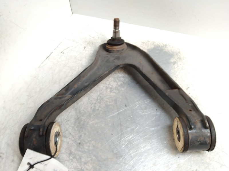 Recambio de brazo suspension superior delantero derecho para iveco daily caja cerrada (2006 =>) referencia OEM IAM   