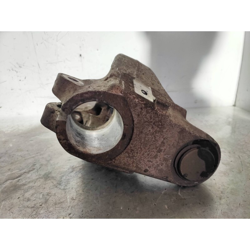 Recambio de soporte brazo suspension delantero izquierdo para renault megane iii coupe renault sport referencia OEM IAM 28A57506