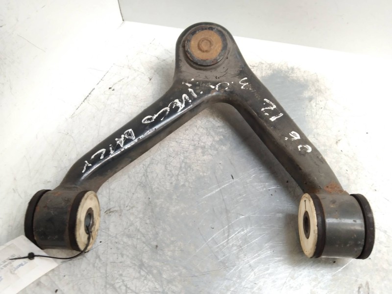 Recambio de brazo suspension superior delantero izquierdo para iveco daily caja cerrada (2006 =>) referencia OEM IAM   