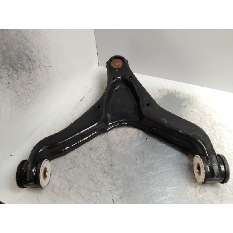 Recambio de brazo suspension inferior delantero izquierdo para iveco daily caja cerrada (2006 =>) 2.3 diesel cat referencia OEM 