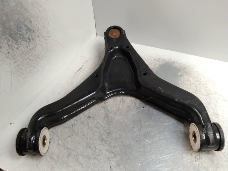 Recambio de brazo suspension inferior delantero izquierdo para iveco daily caja cerrada (2006 =>) 2.3 diesel cat referencia OEM 