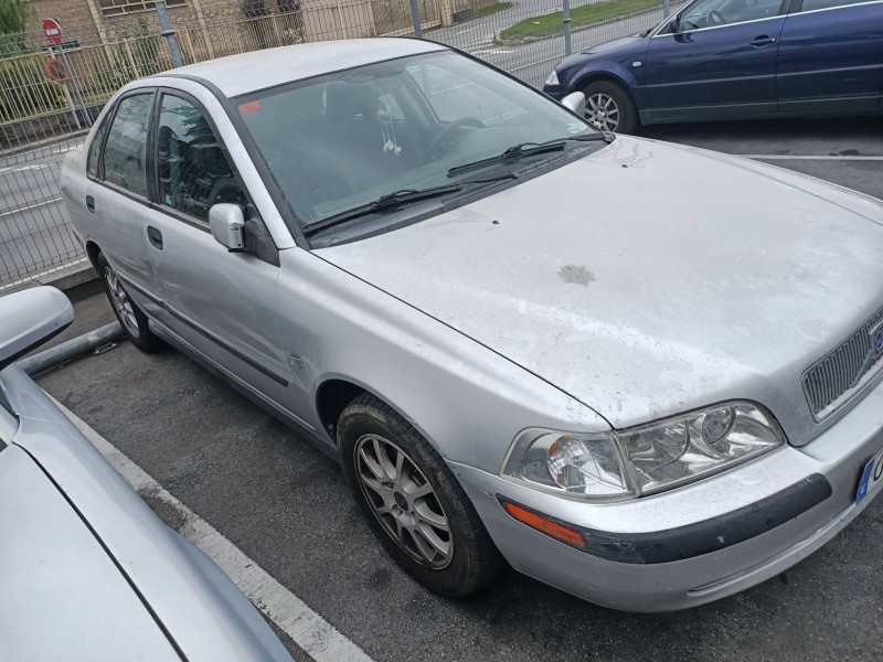 volvo s40 berlina del año 2001