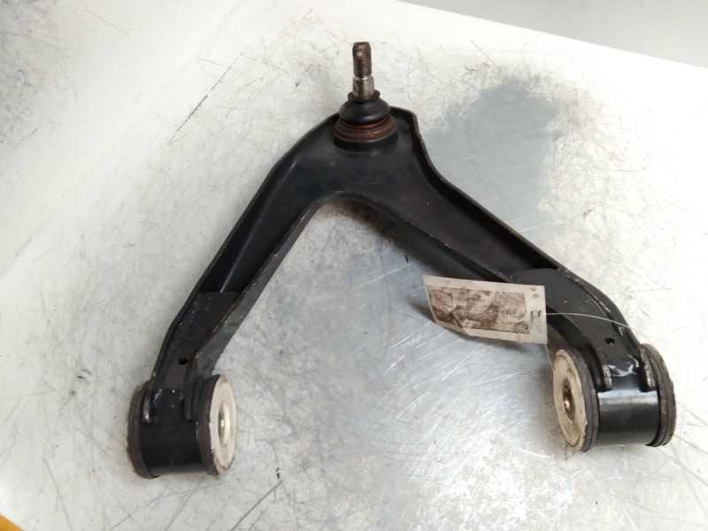 Recambio de brazo suspension superior delantero izquierdo para iveco daily caja cerrada (2006 =>) 2.3 diesel cat referencia OEM 