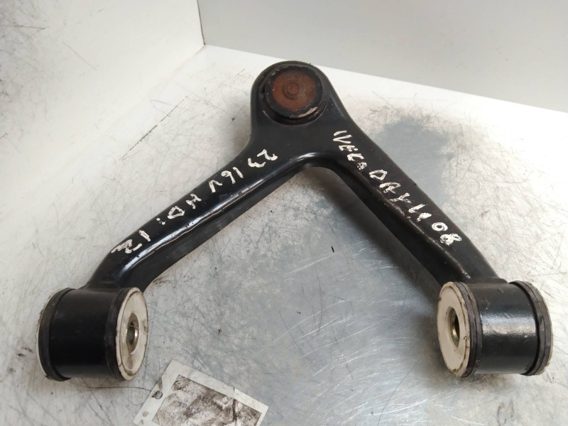 Recambio de brazo suspension superior delantero izquierdo para iveco daily caja cerrada (2006 =>) 2.3 diesel cat referencia OEM 