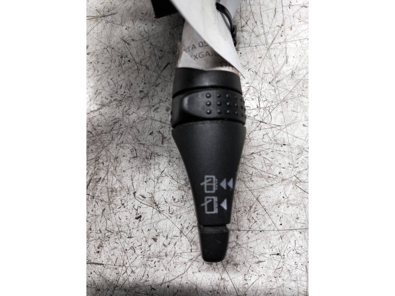 Recambio de mando limpia para ford fiesta (cbk) fun referencia OEM IAM 1S7T17A553DD  