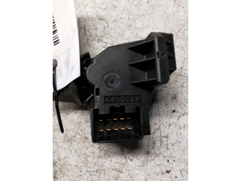 Recambio de mando limpia para ford fiesta (cbk) fun referencia OEM IAM 1S7T17A553DD  