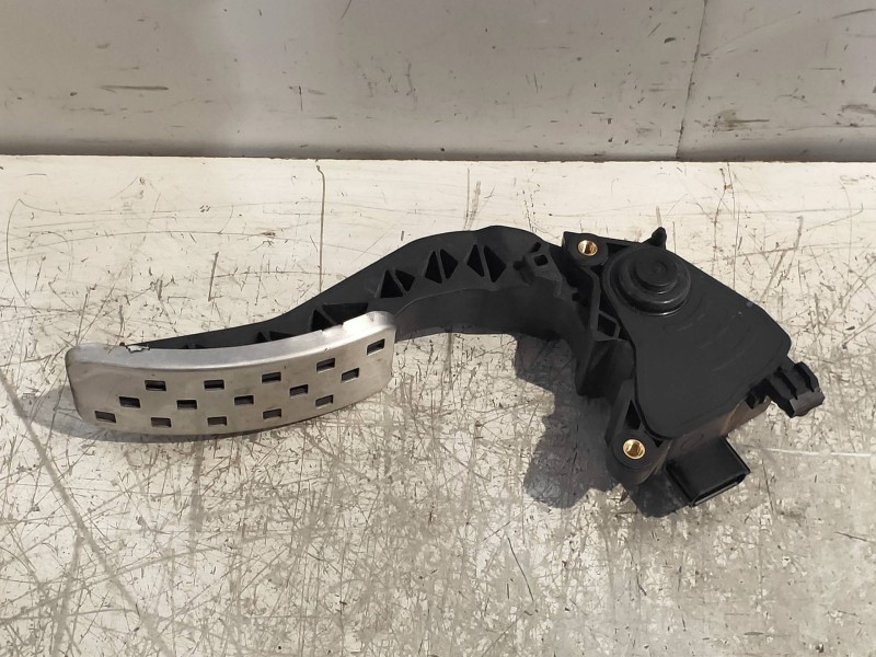 Recambio de potenciometro pedal para renault megane iii coupe renault sport referencia OEM IAM 180020038R  