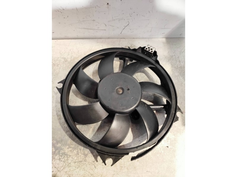 Recambio de electroventilador para renault megane iii coupe renault sport referencia OEM IAM 214810898R FS2045 VALEO