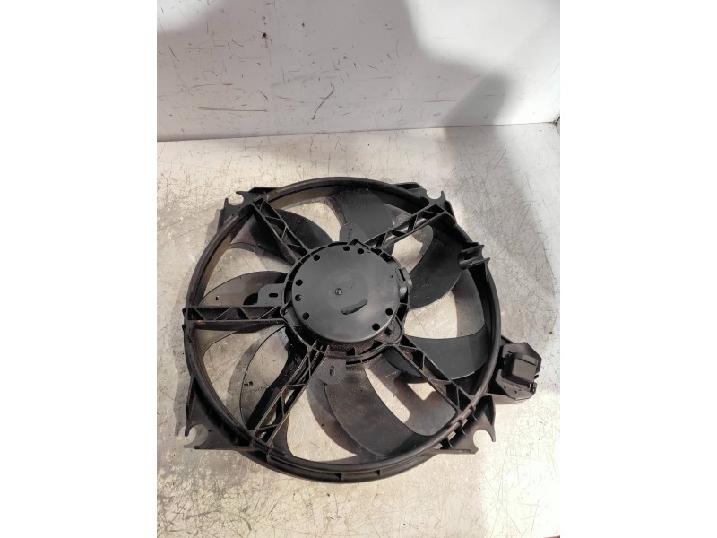 Recambio de electroventilador para renault megane iii coupe renault sport referencia OEM IAM 214810898R FS2045 VALEO