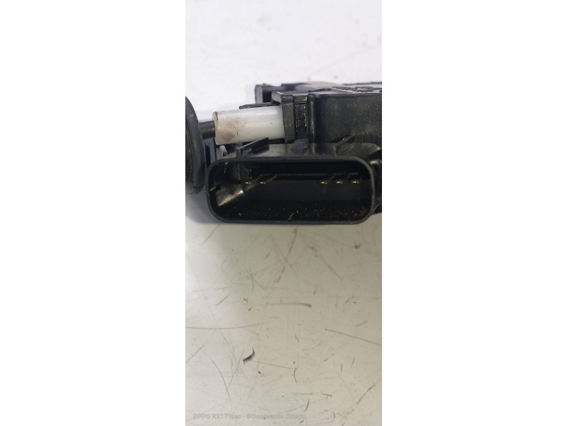 Recambio de motor cierre centralizado delantero derecho para kia carens ( ) business referencia OEM IAM 81320A4010  