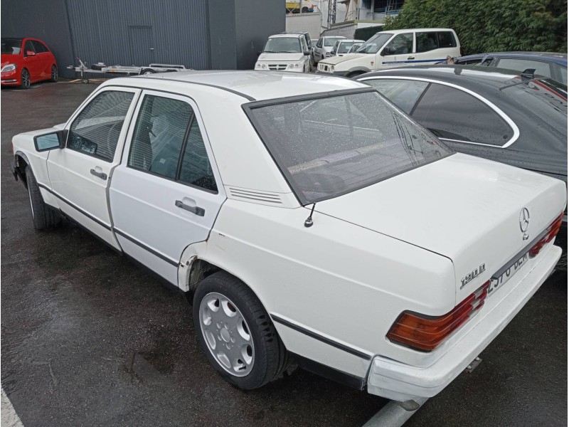 mercedes clase c (w201) berlina del año 2001