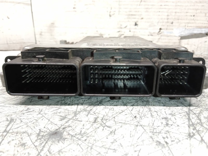 Recambio de centralita motor uce para renault kangoo profesional referencia OEM IAM 0281030899 237104376R 237104627R