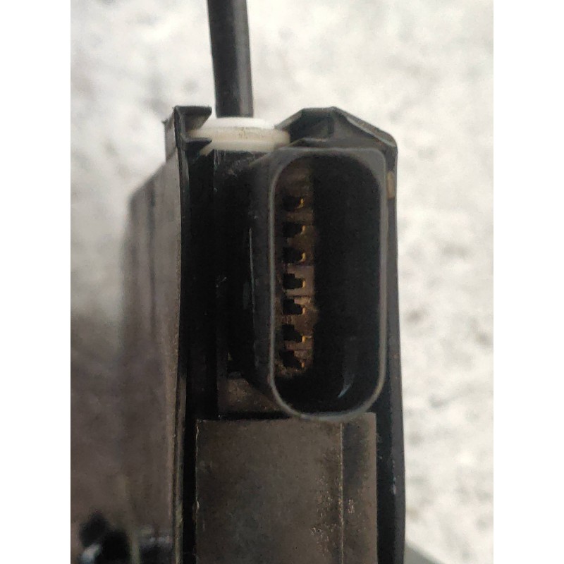 Recambio de motor cierre centralizado trasero izquierdo para citroen c4 picasso 1.6 blue-hdi fap referencia OEM IAM 9810311280  