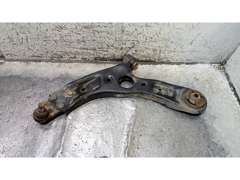 Recambio de brazo suspension inferior delantero izquierdo para kia carens ( ) business referencia OEM IAM   