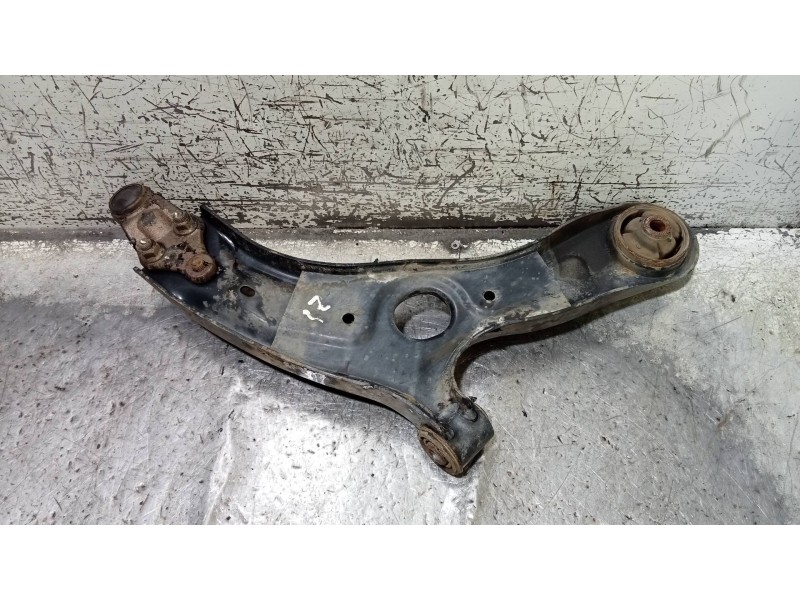 Recambio de brazo suspension inferior delantero izquierdo para kia carens ( ) business referencia OEM IAM   