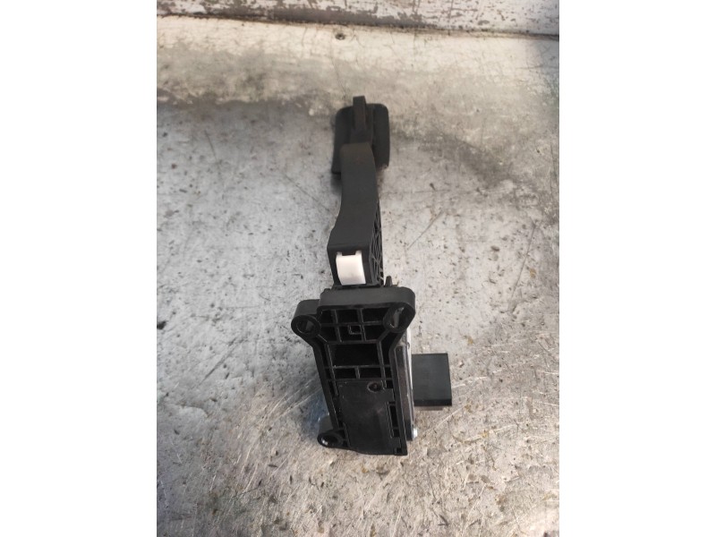 Recambio de potenciometro pedal para citroen c4 picasso 1.6 blue-hdi fap referencia OEM IAM 9674829780  