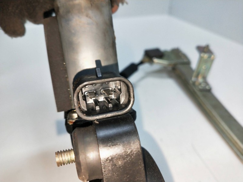 Recambio de elevalunas delantero izquierdo para fiat marea berlina (185) 1.9 turbodiesel referencia OEM IAM 46528731  4P